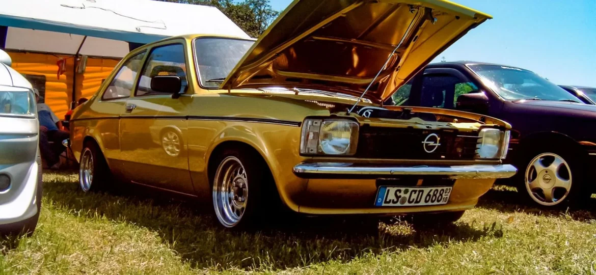 Events2005_opeltreffen-schieder-flugplatz-hoexter